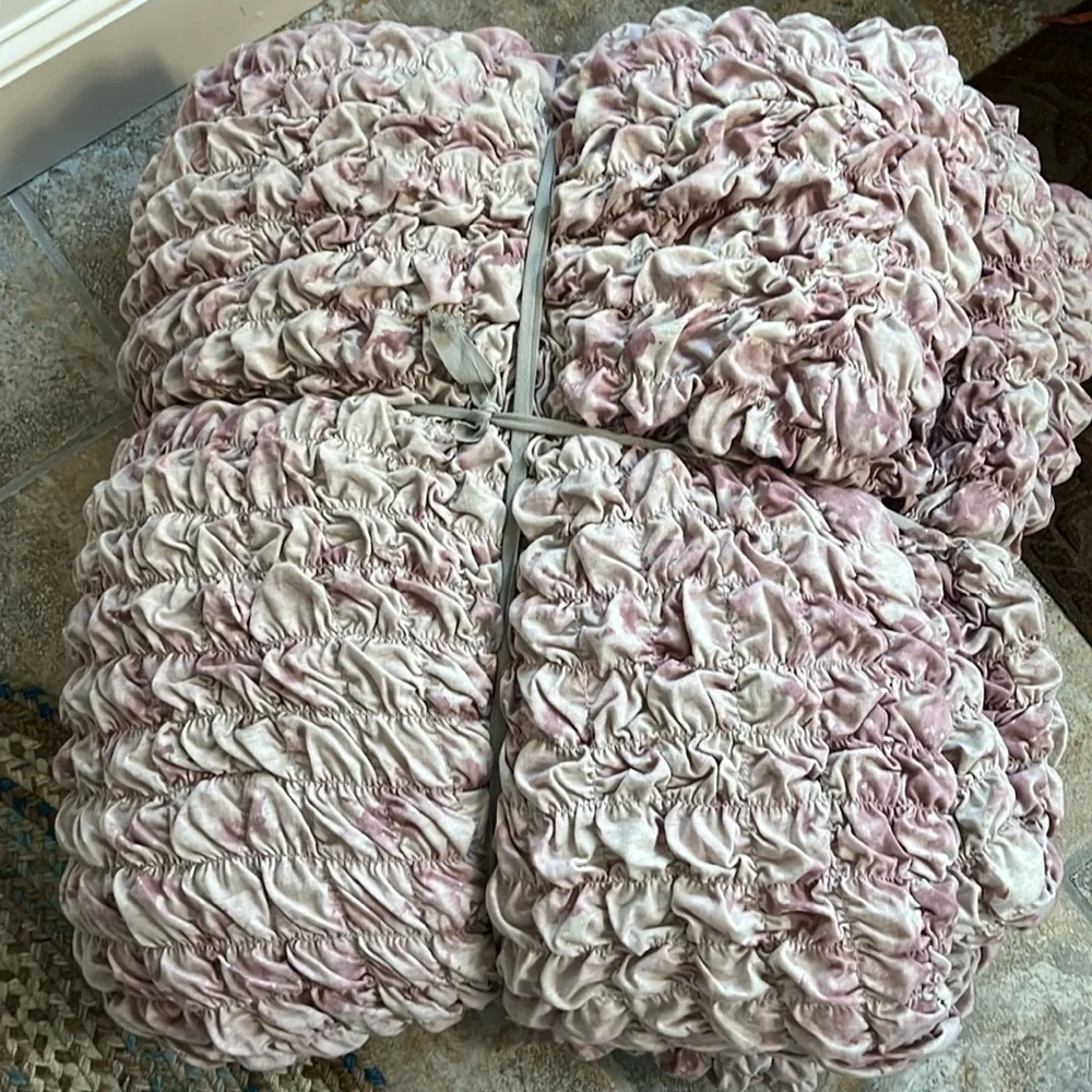 Anthropologie Textured Blythe Quilt Size Queen NWT